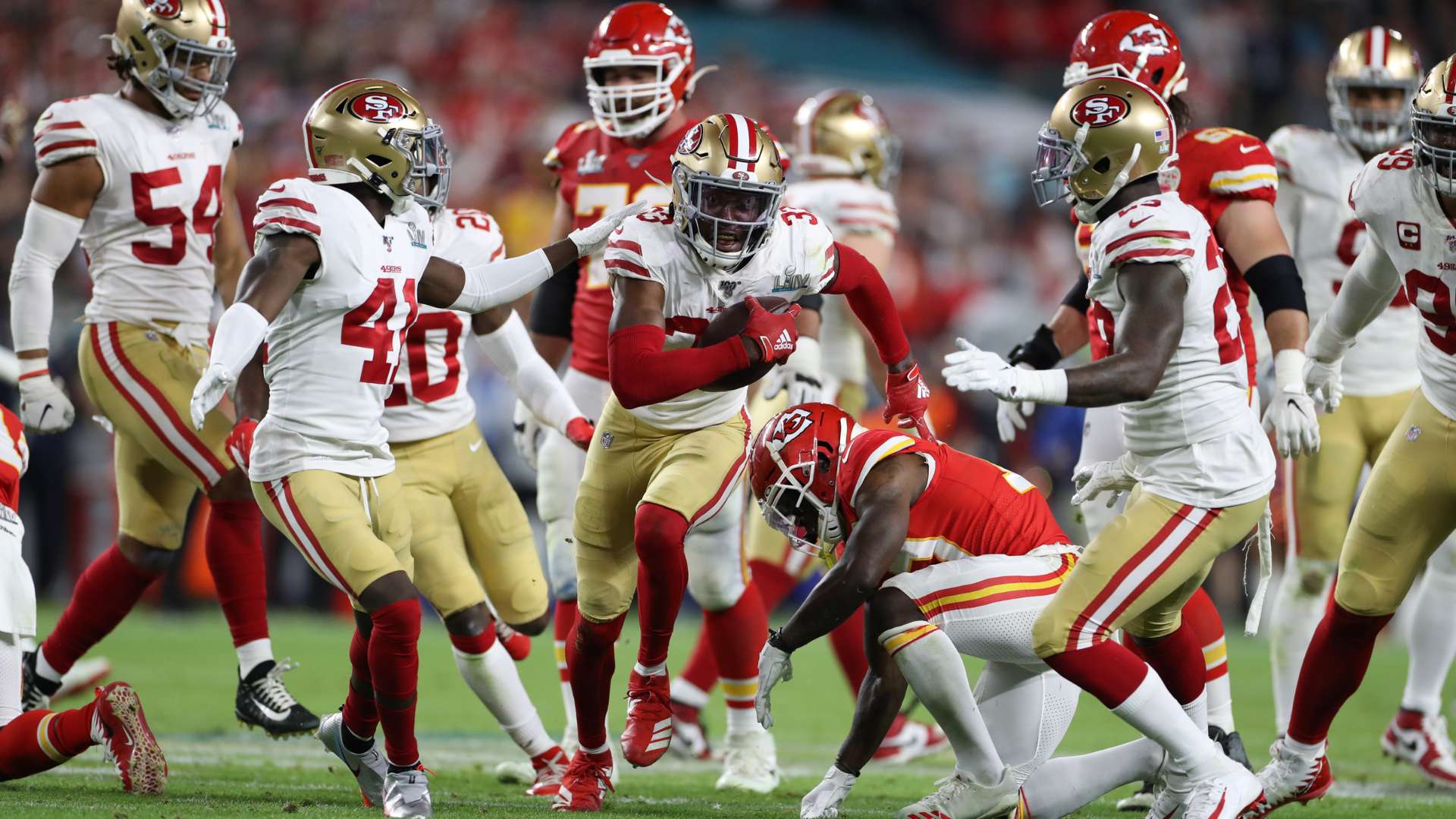 表现得更加 表现得更加